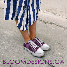 Load image into Gallery viewer, Fuchsia Orchid Low Top Canvas Shoes